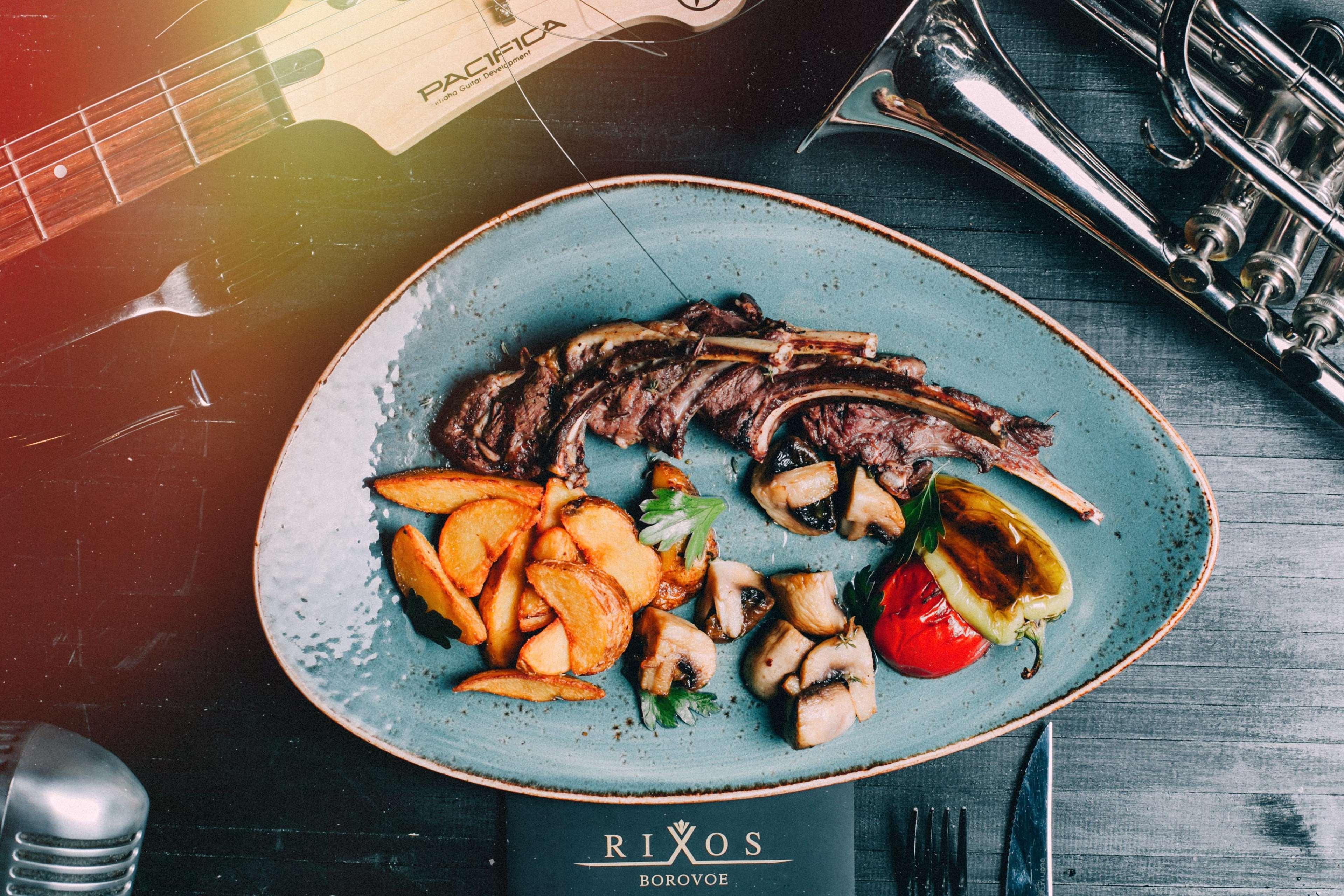 Rixos Borovoe Hotel Shchuchinsk Luaran gambar A steak prepared at RIXOS